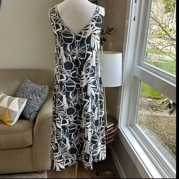 Frank and Oak The Organic Cotton Leaf Dress in Dark Grey Size Small - Picture 6 of 13